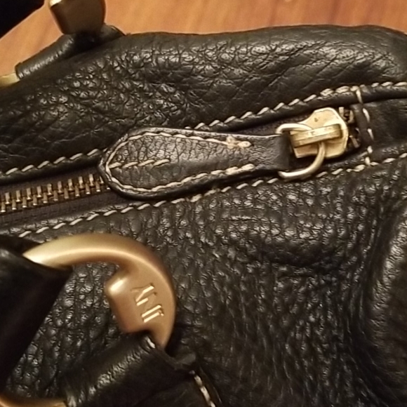 Jones New York small barrel leather purse - Picture 5 of 7